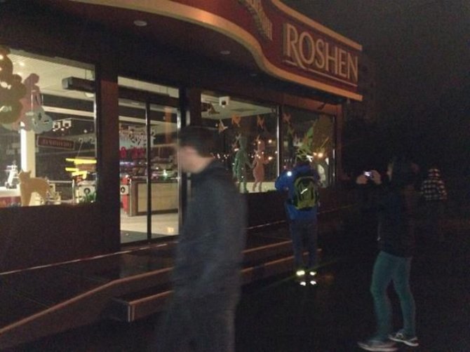 Взрыв в магазине "Roshen" милиция расследует как хулиганство
