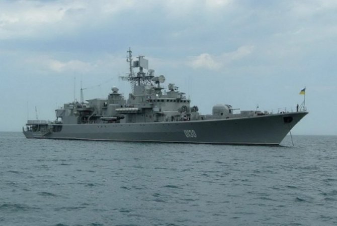 В Черном море "Гетьман Сагайдачный" проводит учения с американским эсминцем