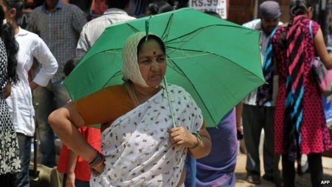 В Индии от жары погибли более 2,3 тысячи человек