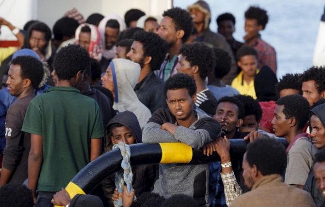 В Италии спасли более двух тысяч беженцев с Африки