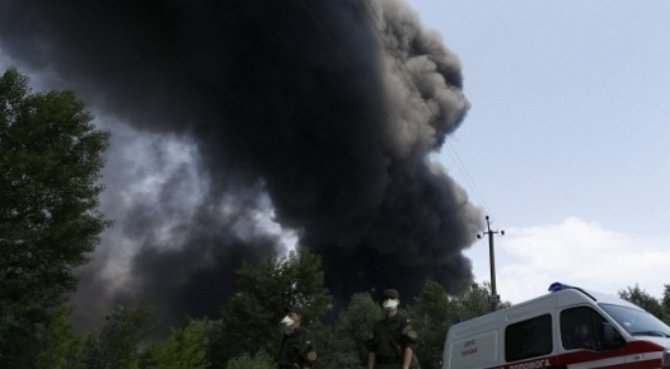В больницы Киева продолжают поступать пострадавшие от пожара на нефтебазе
