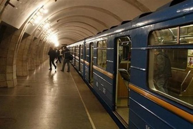 В метро Киева оплачивать проезд позволят банковскими картами