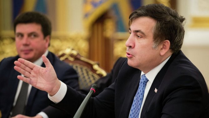 Саакашвили решил пустить грузы из Азии в Европу в обход России