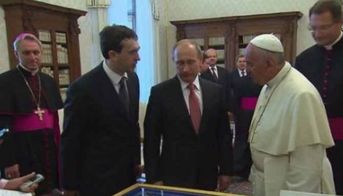 Папа Франциск призвал Путина добиться мира в Украине