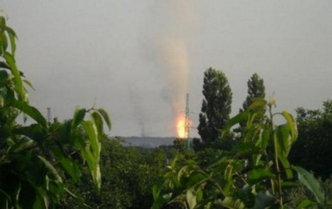 Под Донецком после обстрела загорелся газопровод