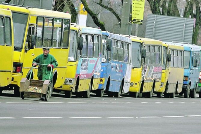 В Киеве хотят упорядочить внешний вид всех маршруток