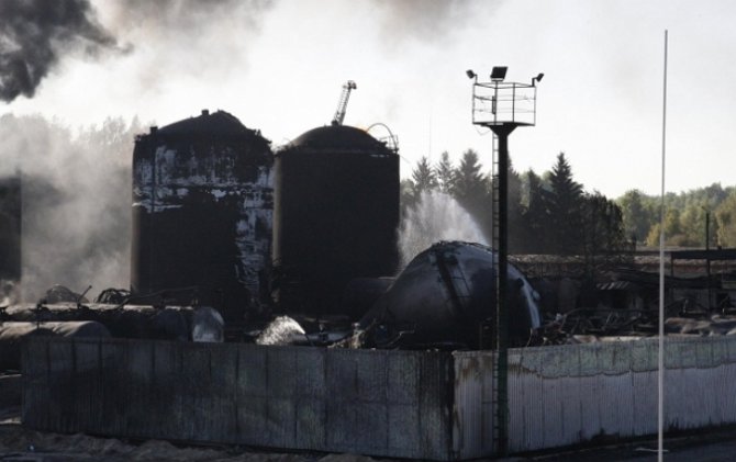 Пожар на нефтебазе под Киевом потушен - ГСЧС