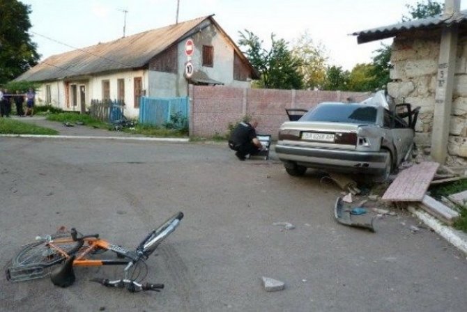 На Кировоградщине пьяный судья насмерть сбил девочку на велосипеде