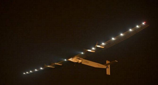 Самолет на солнечных батареях снова пытается пересечь Тихий океан