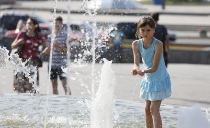 Гидрометцентр предупредил о надвигающейся на Украину жаре