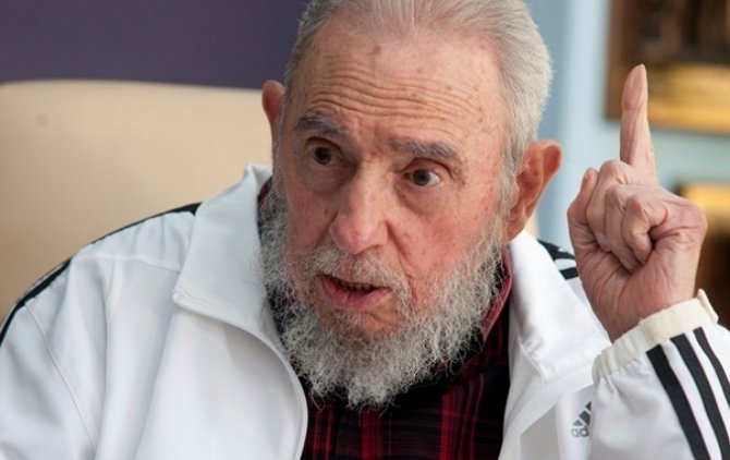 Кастро назвал итоги референдума "блестящей политической победой" греческого руководства