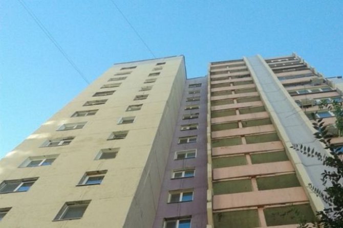 В Киеве мужчина выжил, выпрыгнув с 10 этажа
