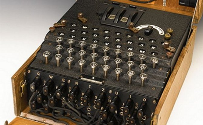 Раритетную шифровальную машину Enigma продали на аукционе за $232 тысячи