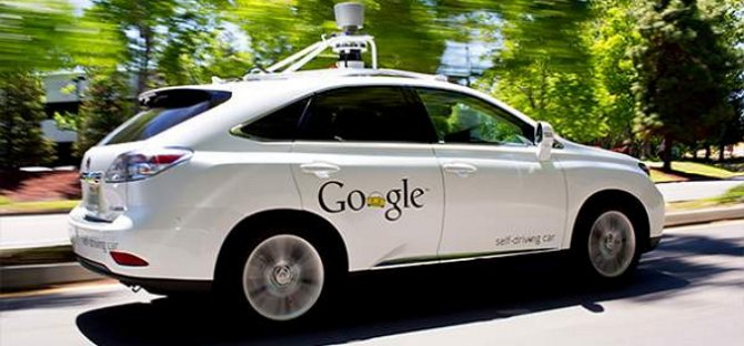 Беспилотный автомобиль Google впервые попал в аварию, в которой пострадали люди