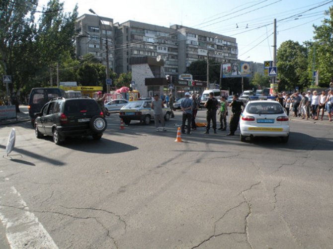 В Николаеве на «зебре» автобус сбил трех пешеходов из-за отказа тормозов