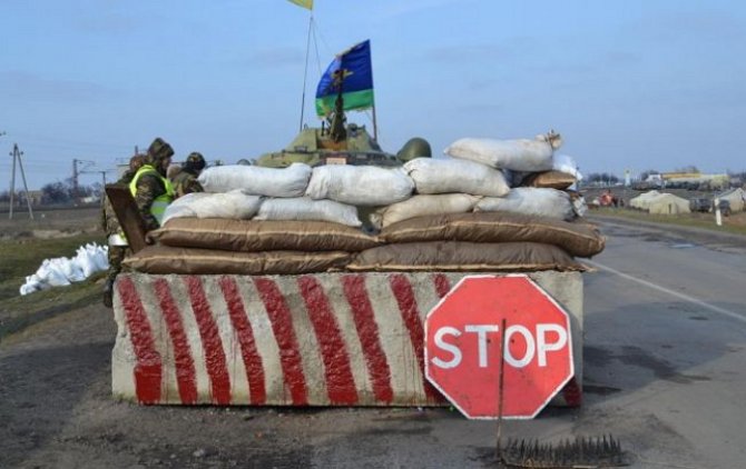 Военные не пустили в Донецк 5 фур с контрабандой мяса