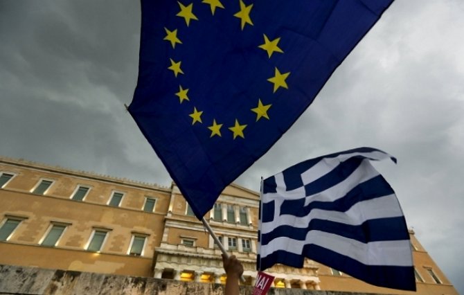 Парламент Греции проголосовал за реформу банков и правосудия, на чём настаивал ЕС