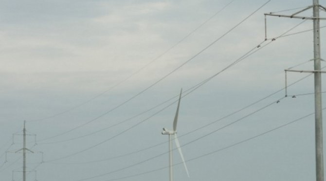 Украинцы смогут продавать электроэнергию с частных солнечных и ветровых установок