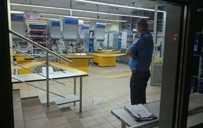 Ночью в супермаркете Харькова убили мужчину