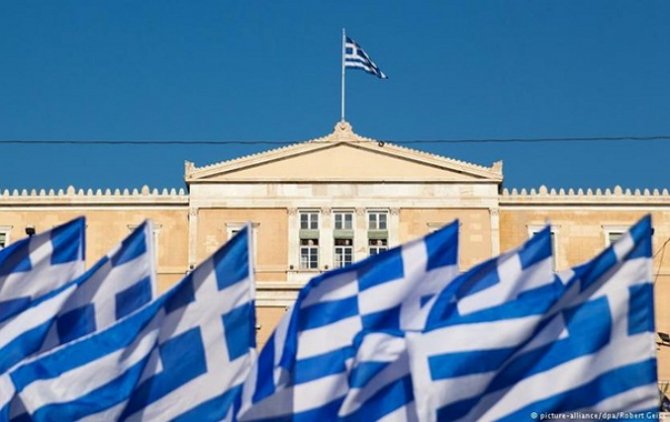 Греция рассчитывает получить первый транш помощи в размере €24 млрд