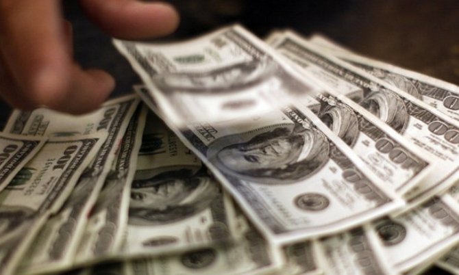 В июле украинцы продали валюты на $135 млн больше, чем купили