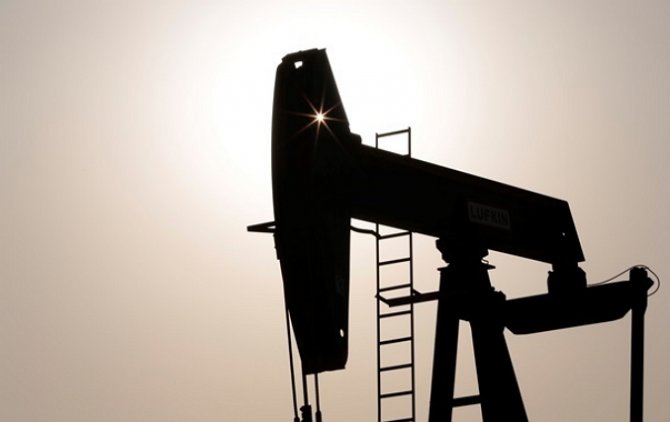 Цена на нефть пошла вверх после резкого падения накануне