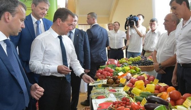 Россияне заметили изменение цен на продукты и ЖКХ - опрос