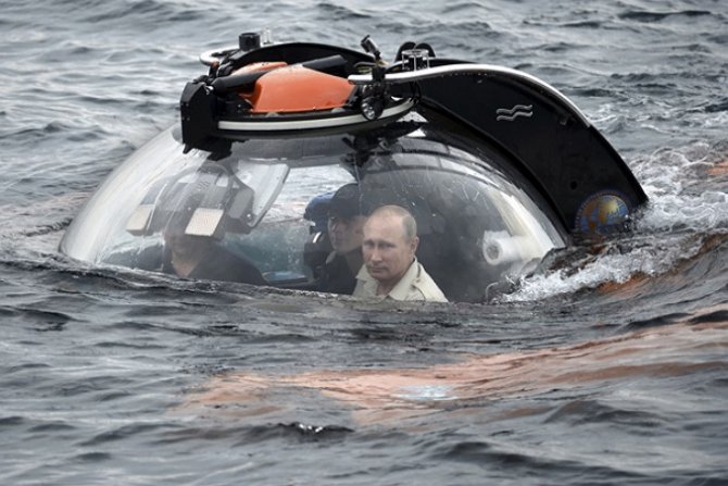 В Крыму Путин опустился на дно Черного моря