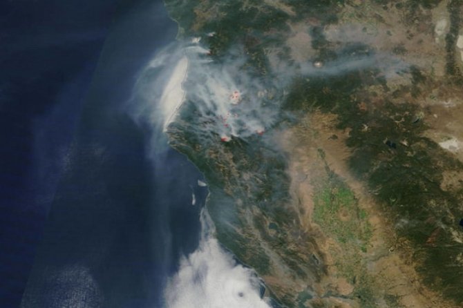 Масштабные пожары в Калифорнии отлично видны из космоса