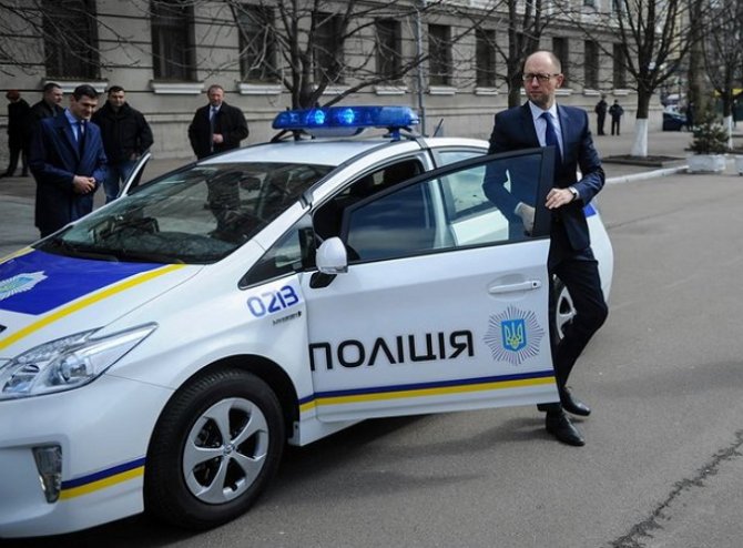 Яценюк даст старт работе новой патрульной полиции во Львове