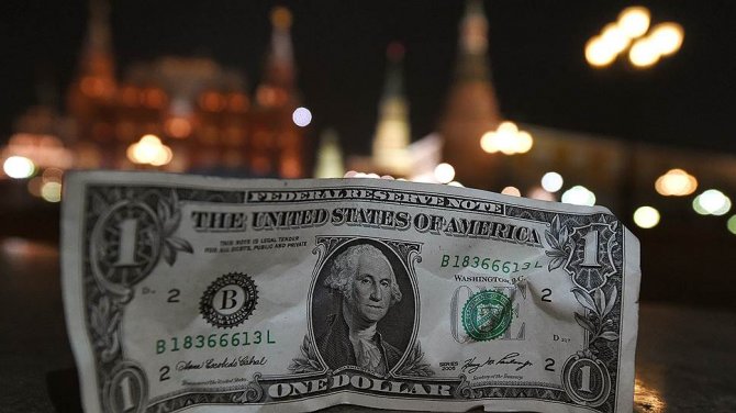 Российские компании массово скупают доллары