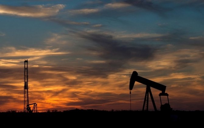 Нефть Brent упала ниже $43