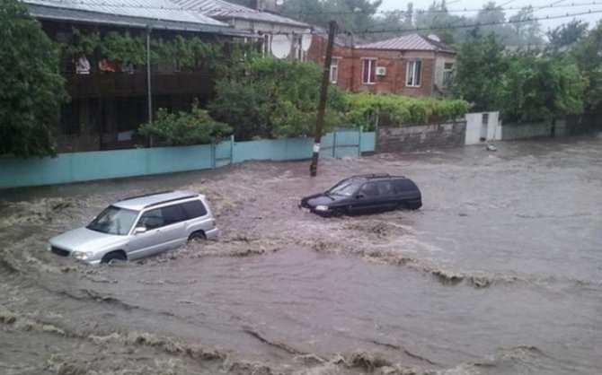 Ливни затопили города побережья Грузии