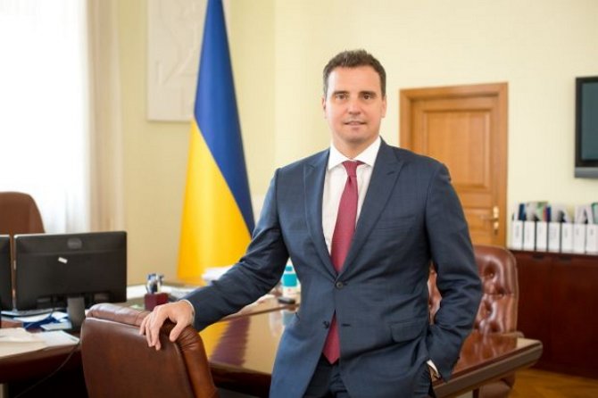 Айварас Абромавичус: Вопрос дефолта Украины снят