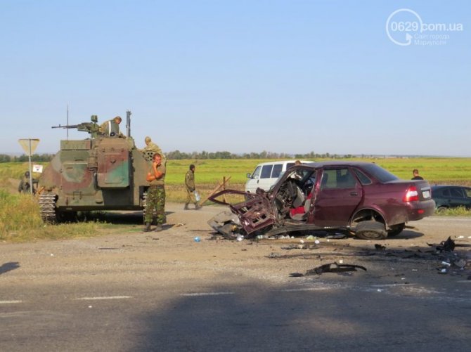 В Донецкой области БМД столкнулась с легковушкой, есть жертвы