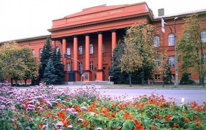Украинские вузы потеряли позиции в рейтинге лучших учебных заведений мира