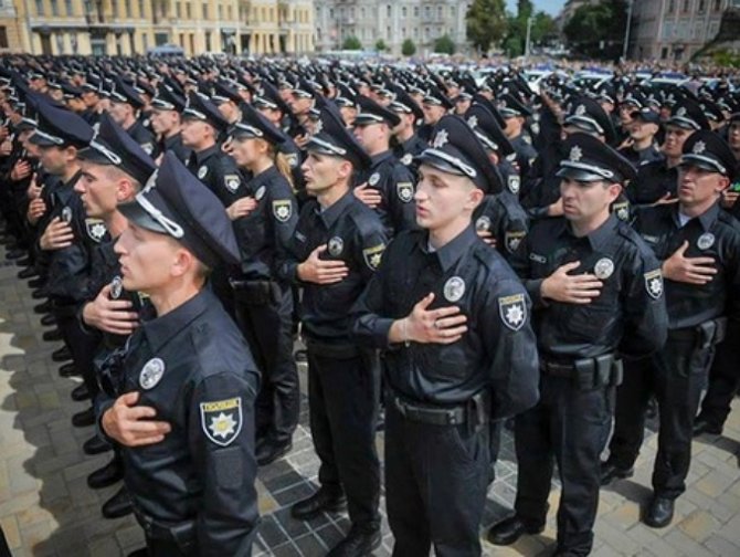 В Киеве уволили 25 полицейских - Аваков
