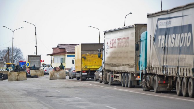 За ночь ни один грузовик не пересек админграницу с Крымом