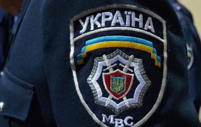 В Киеве студент пытался задушить милиционера