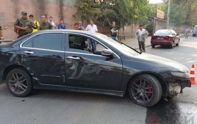 В Одессе пьяные нацгвардейцы на тротуаре насмерть сбили женщину