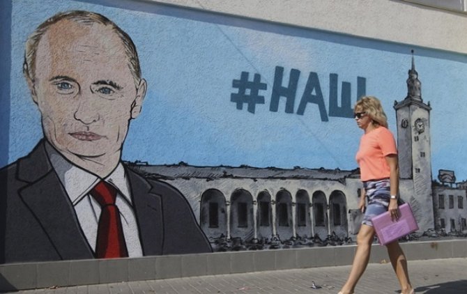 Путин считает распад СССР "огромной трагедией ХХ века"