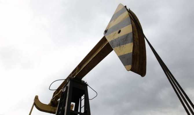 Нефть продолжает дорожать из-за ситуации в Сирии