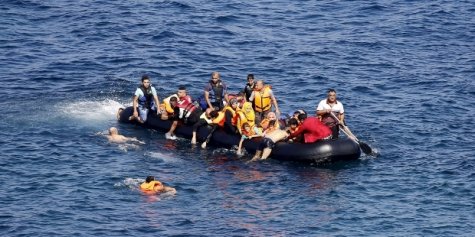 У берегов Ливии спасли почти 2 тысячи мигрантов