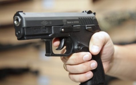 Во Львове из травматического пистолета обстреляли полицейских