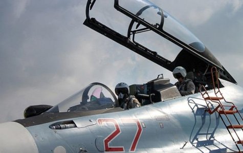 Минобороны РФ опубликовало видео из кабины российского истребителя в Сирии