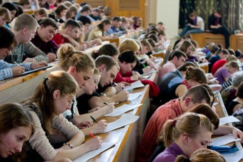 Иностранные студенты вливают в украинскую экономику около $500 млн в год