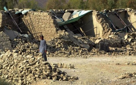 Число жертв землетрясения в Афганистане и Пакистане превысило 310 человек
