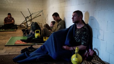 Из плена боевиков освобождены 9 украинских бойцов - Порошенко