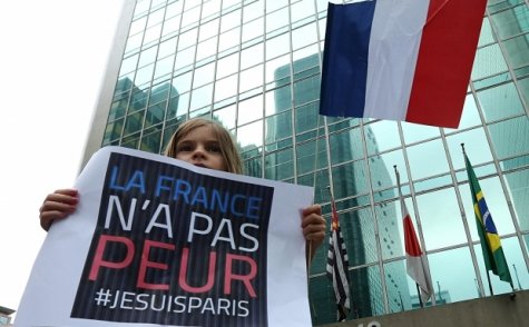 Полиция Франции начала широкомасштабные рейды против исламистов