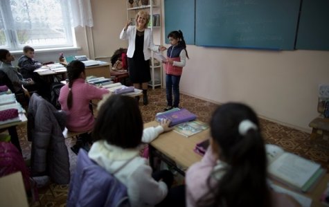 В Крыму школьников распустили на каникулы